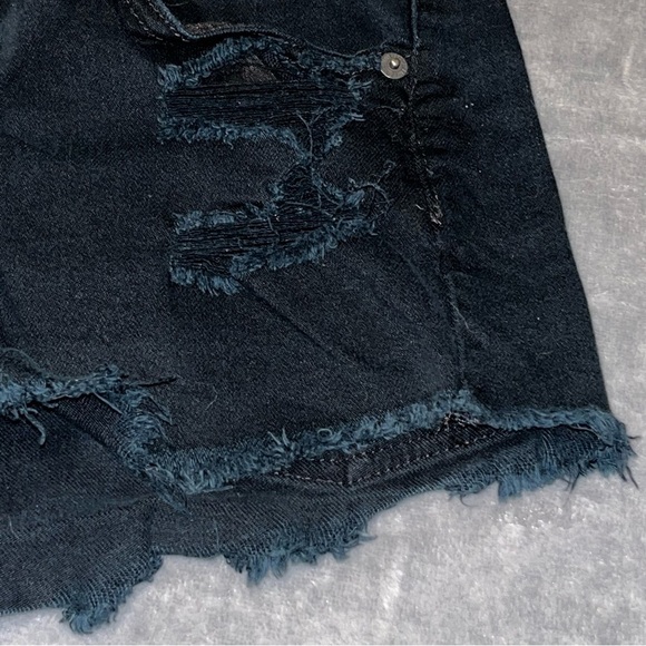 American Eagle Hi-Rise Festival Distressed Denim Black Shorts Women’s Size 2 - Picture 5 of 9